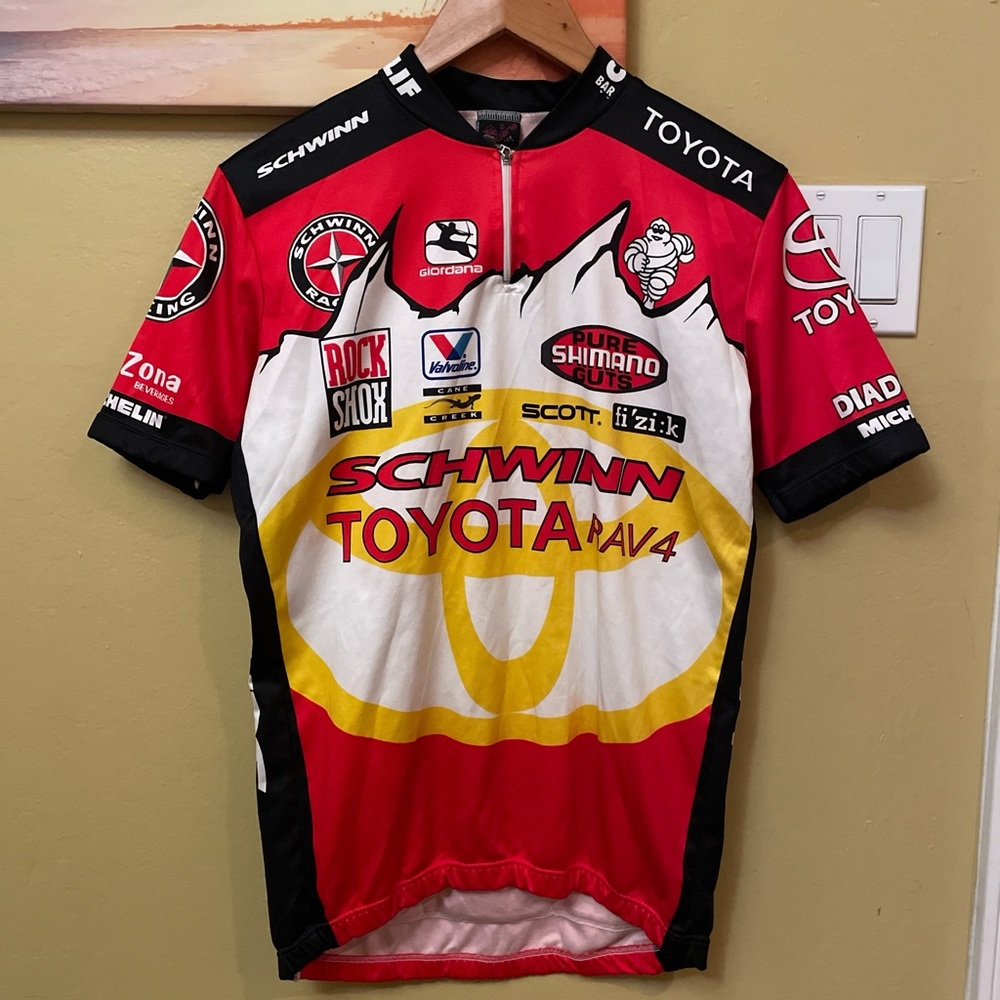 Schwinn Toyota RAV4 Red and Black Giordana Cycling Jersey Size Medium